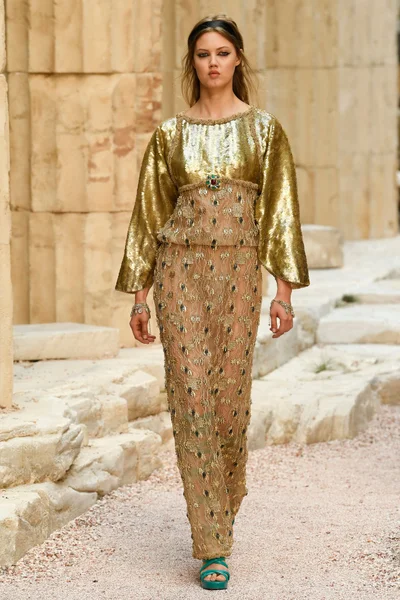 Look 73